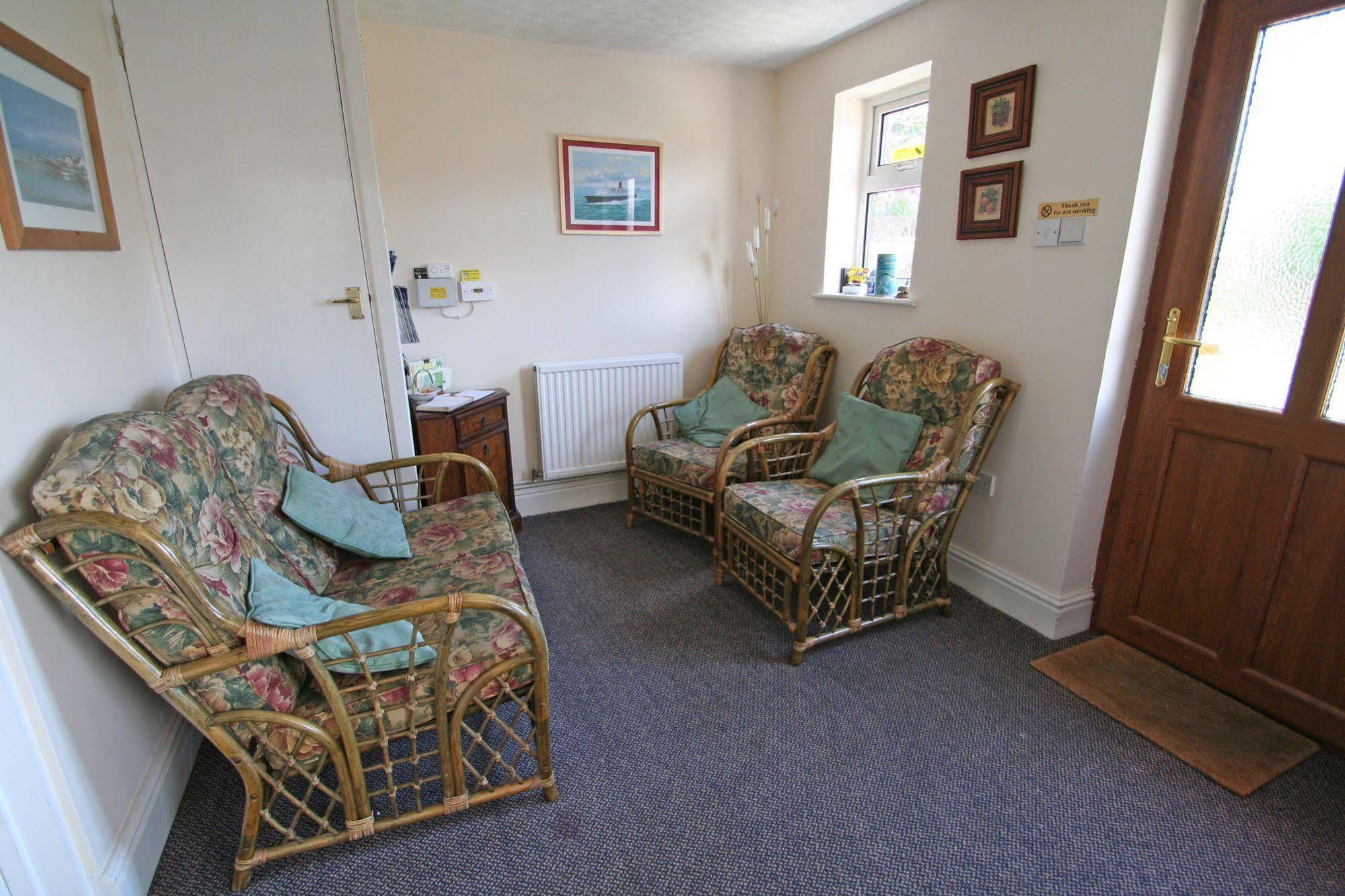 Beech Lodge Guest House New Milton Bagian luar foto