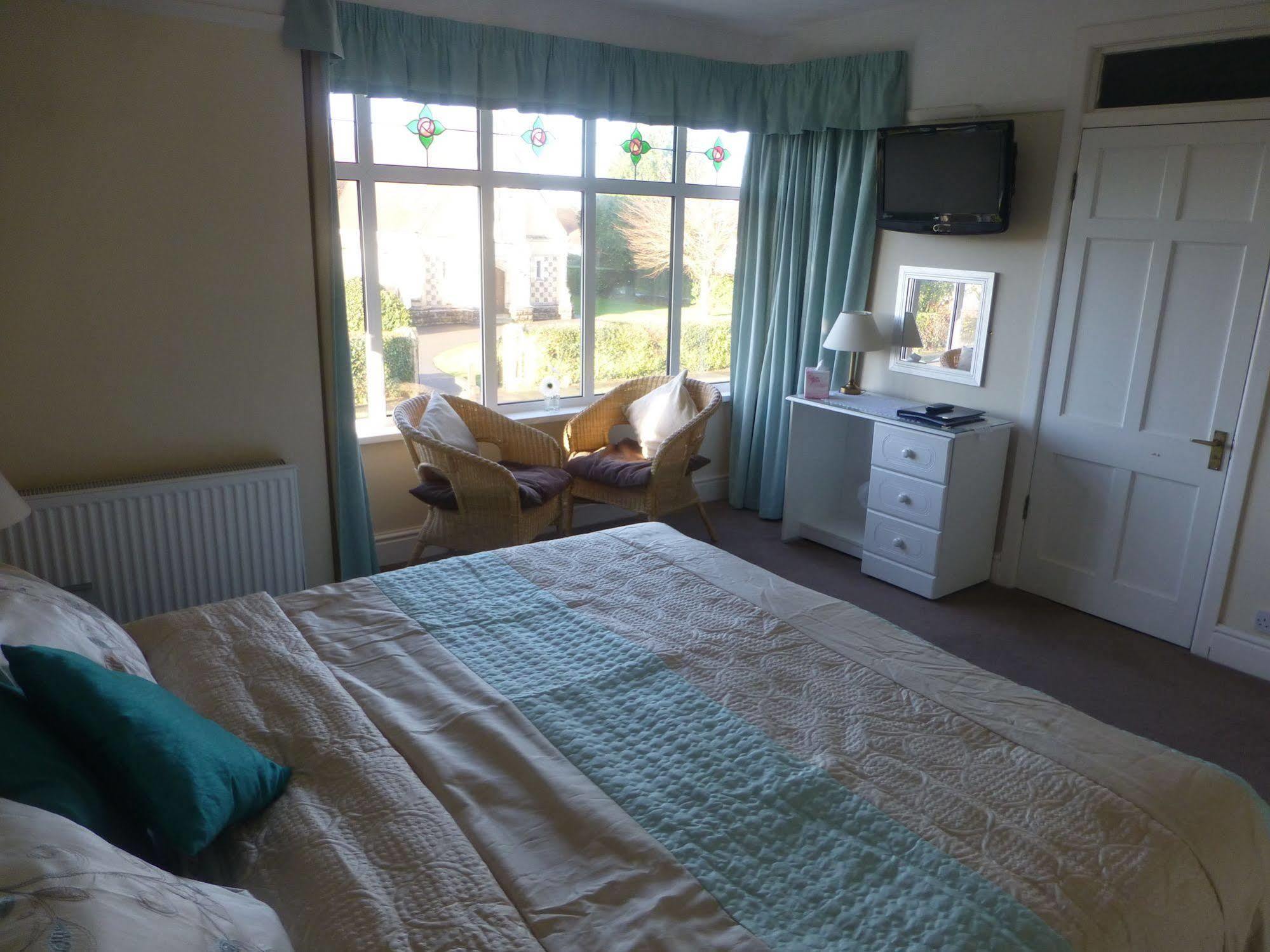 Beech Lodge Guest House New Milton Bagian luar foto