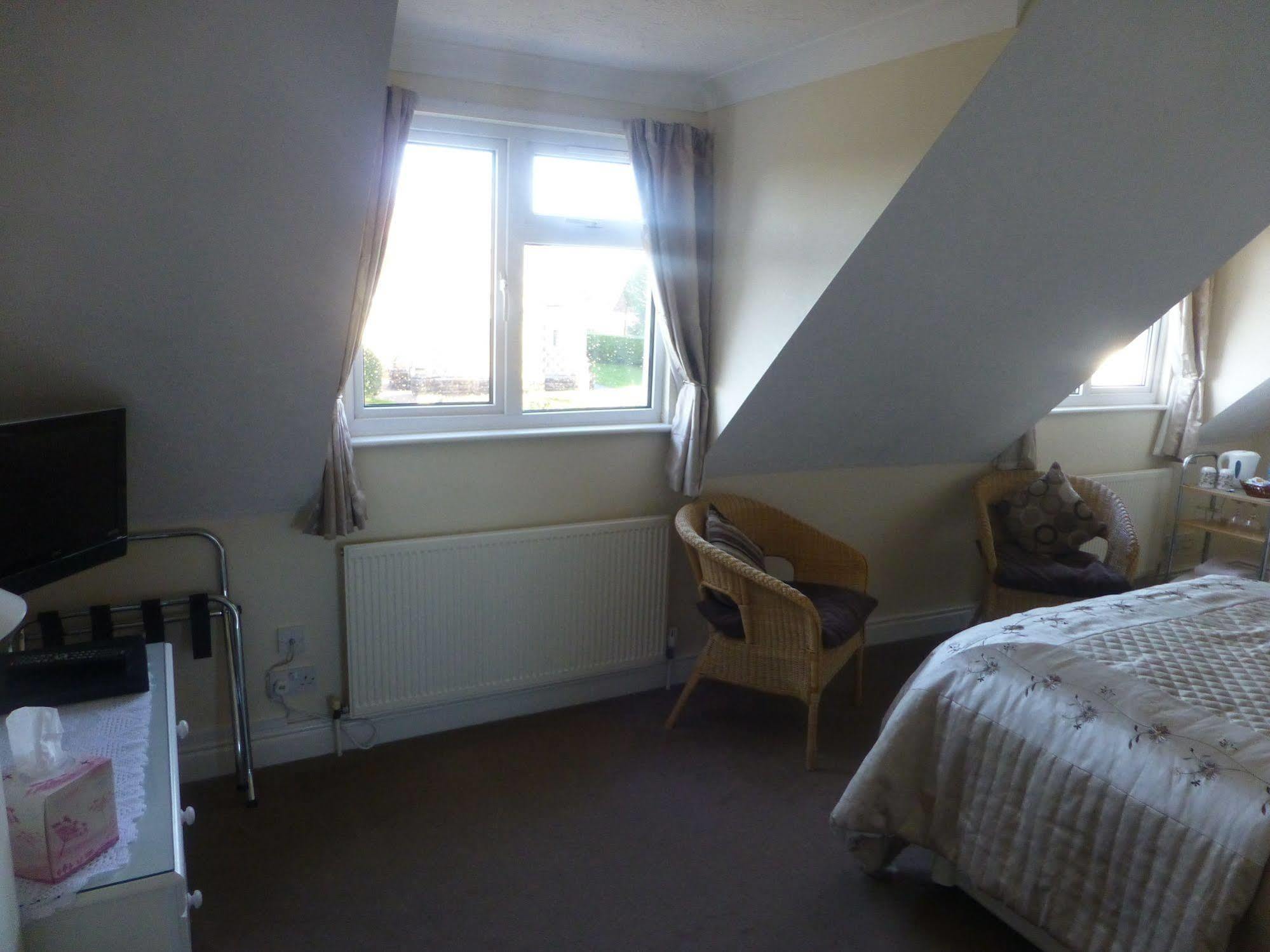 Beech Lodge Guest House New Milton Bagian luar foto
