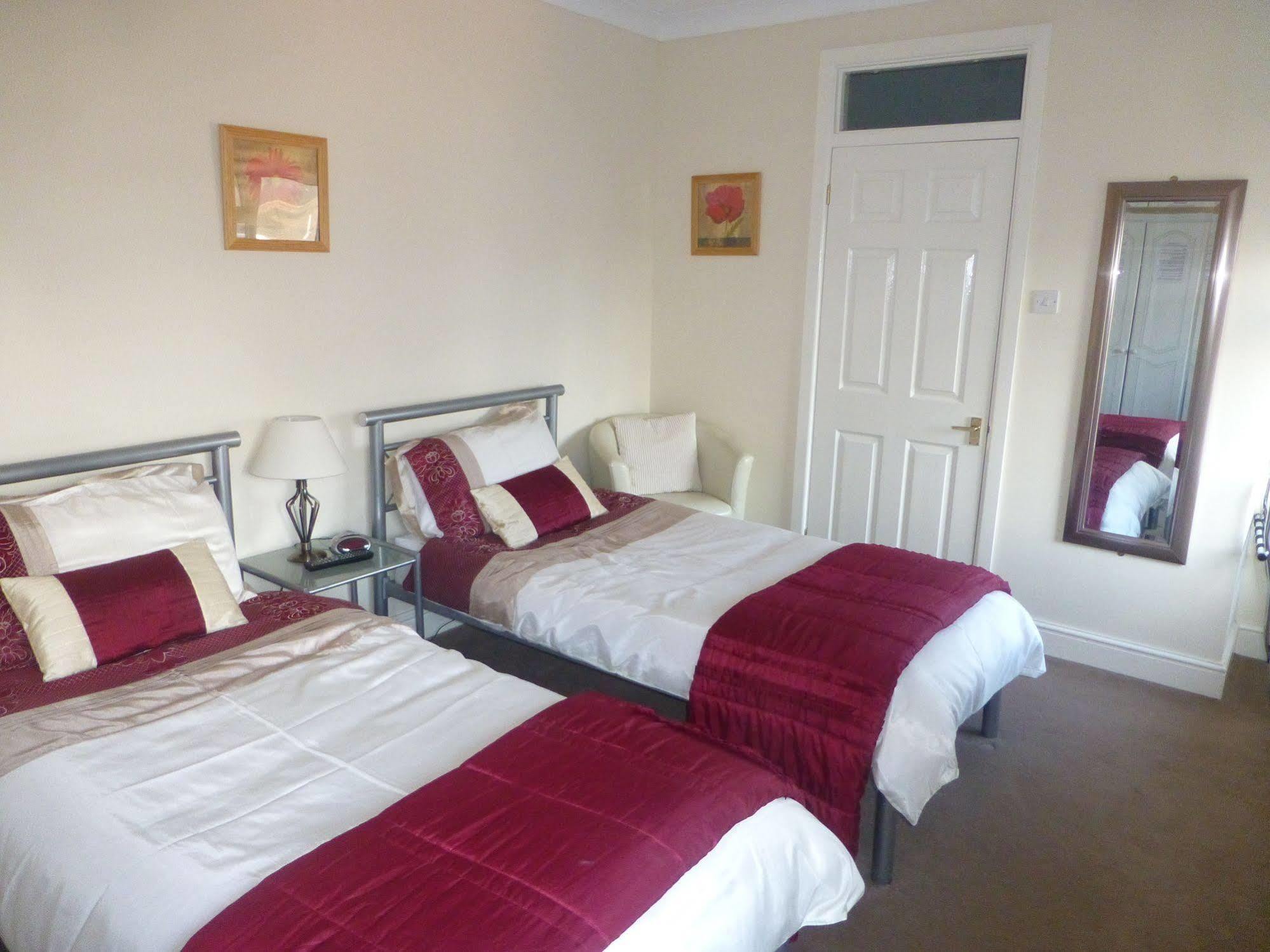 Beech Lodge Guest House New Milton Bagian luar foto
