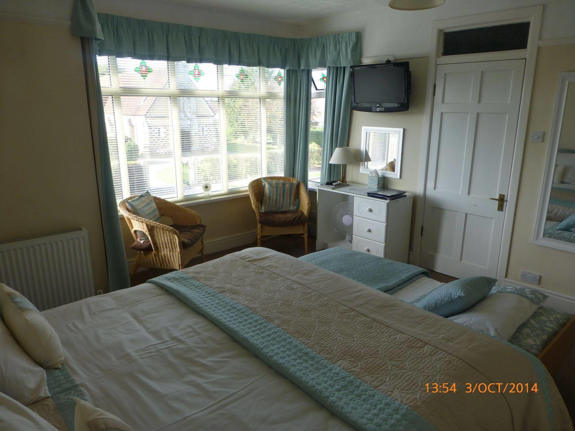 Beech Lodge Guest House New Milton Bagian luar foto